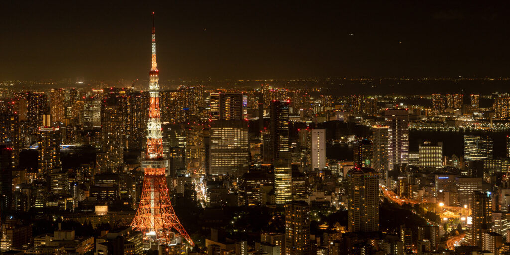 Tokyo Tower seen from Roppongi Hills Mori Tower
