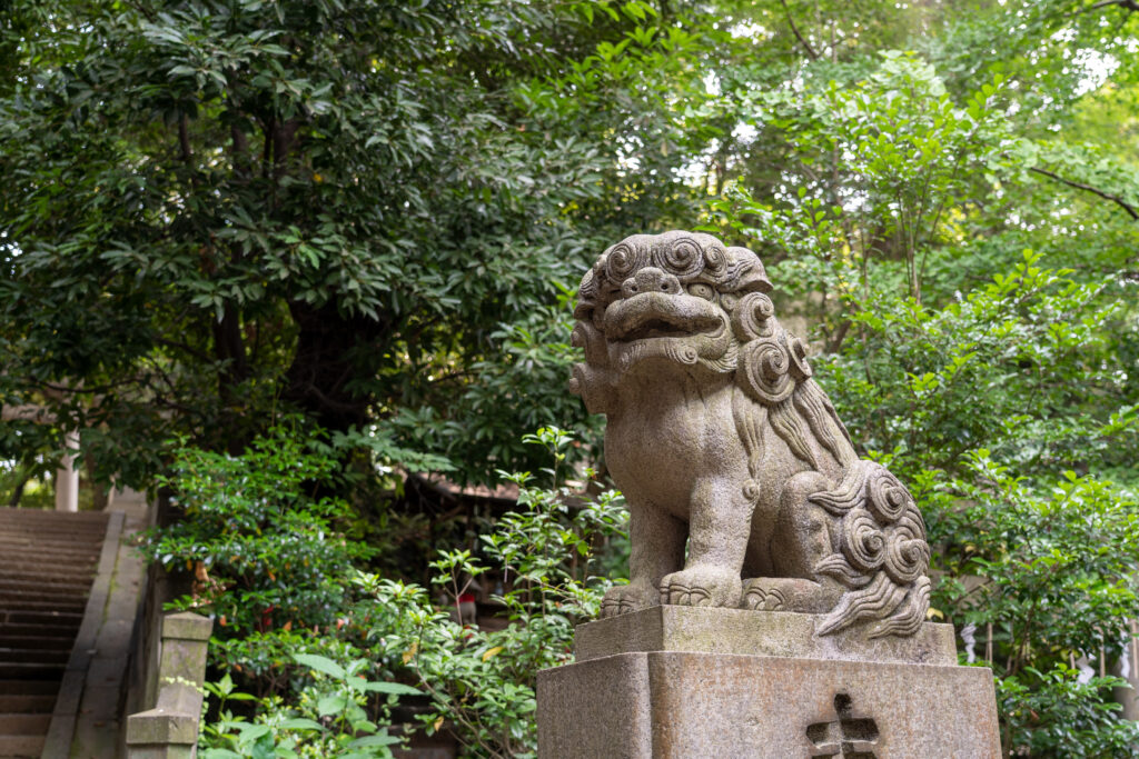 Komainu at Akasaka Hikawa Shrine