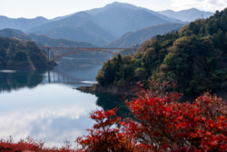 Niji-no-ohashi Bridge seen from Toriibara park